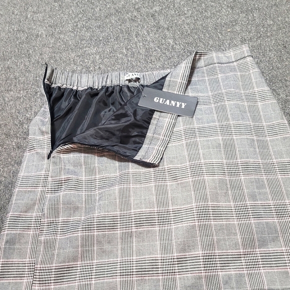 Guanyy Dresses & Skirts - NEW Guanyy Plaid Skirt~XL~Side Zip~NWT~Mini Skirt